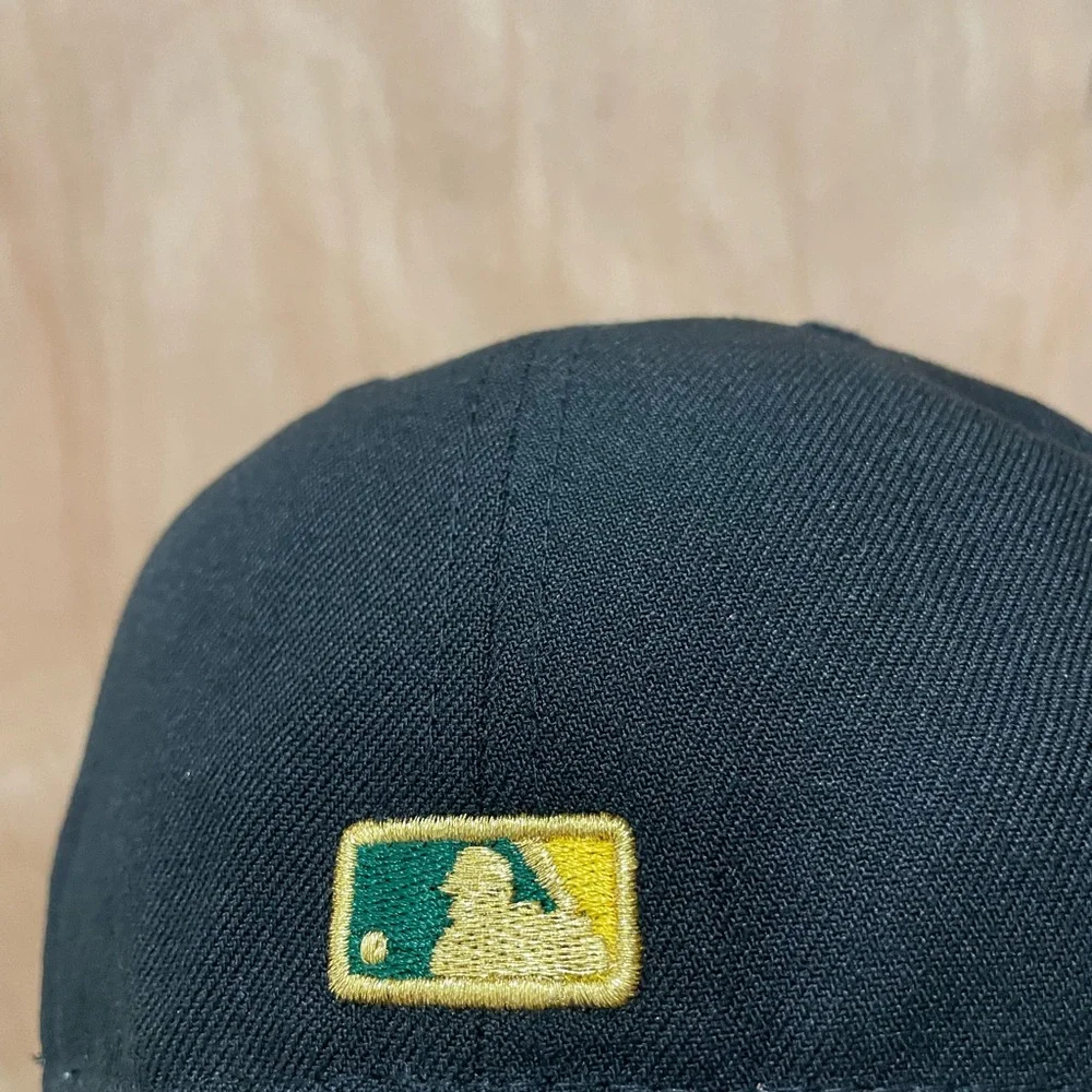 Oakland athletics Rickey Henderson field patch 59fifty size 7 brand new sold out - Picture 5 of 6